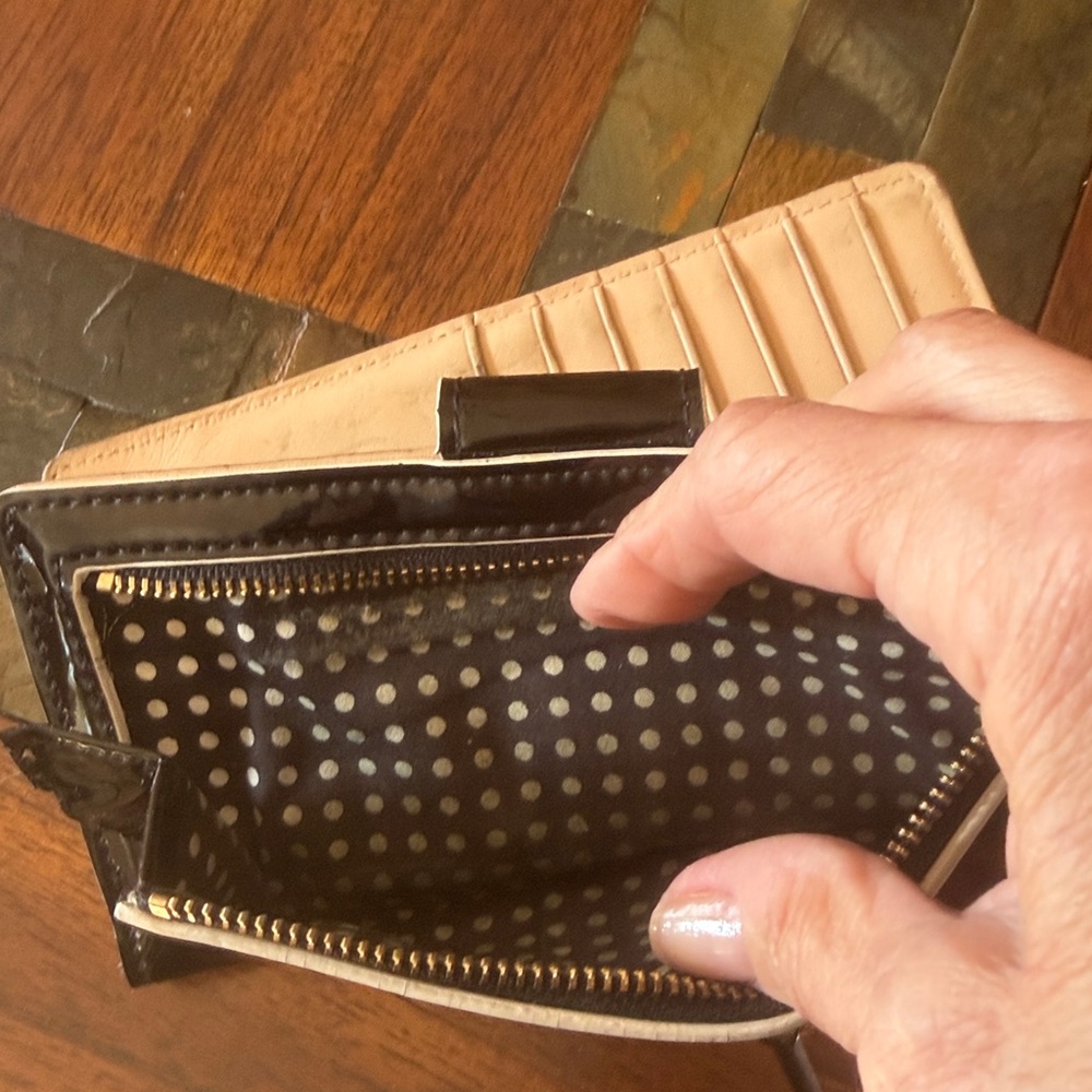 Kate Spade Pasadena Black Patent  Stacy Envelope Wallet - Picture 8 of 8